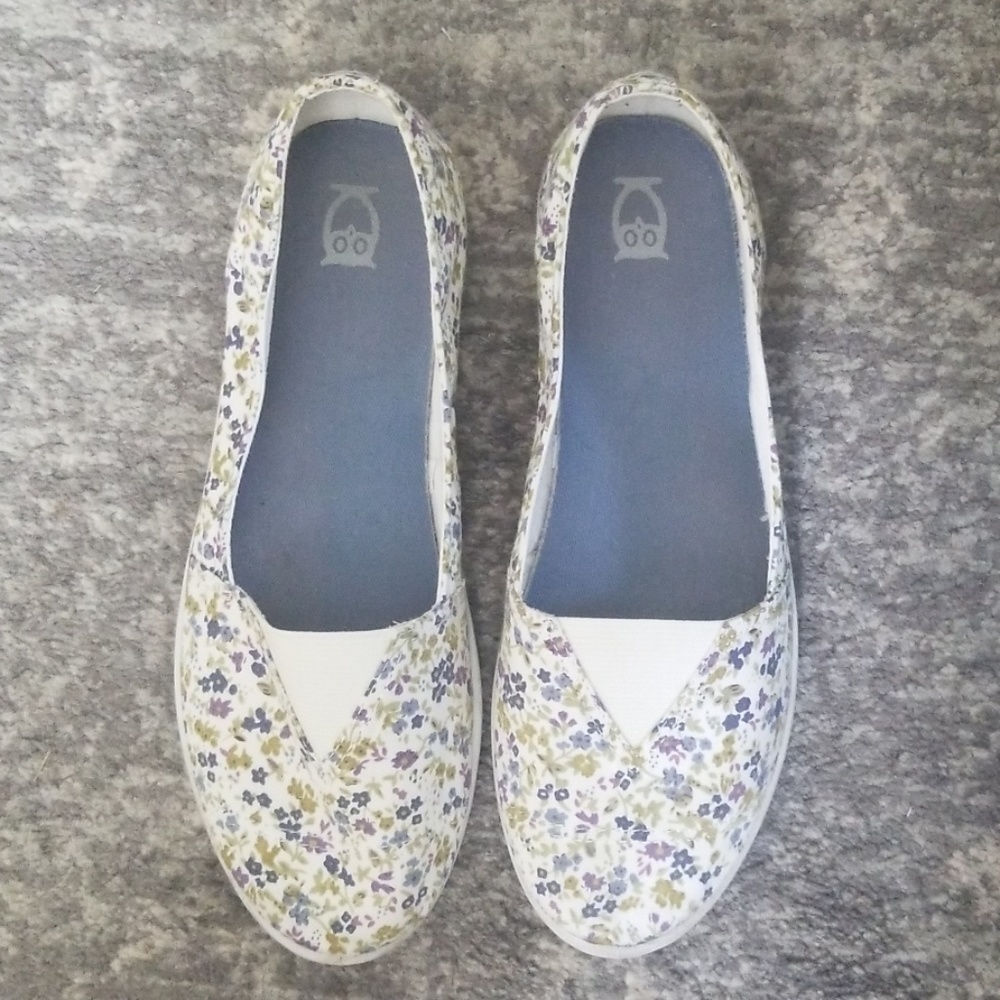 Womens Floral Loafers